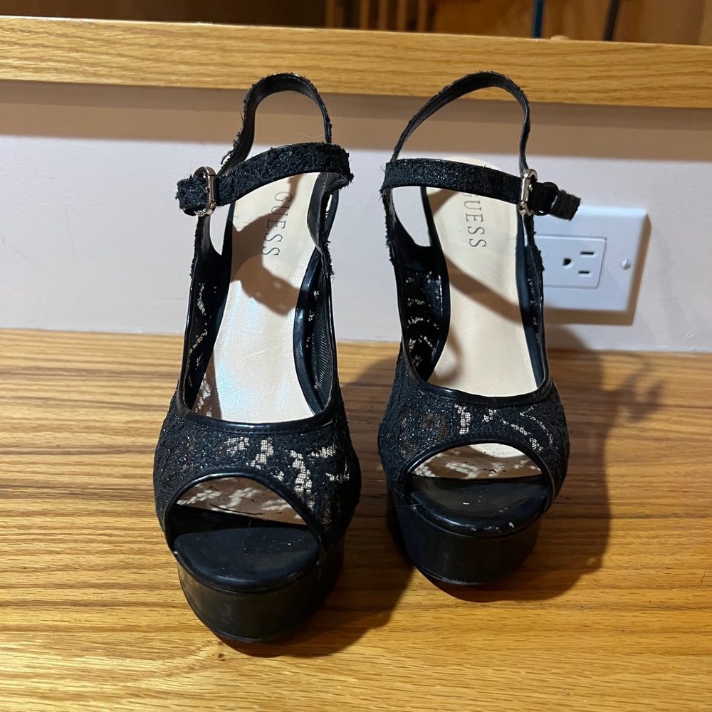 Black Lace Peep Toe Heels GUESS - Picture 2 of 6